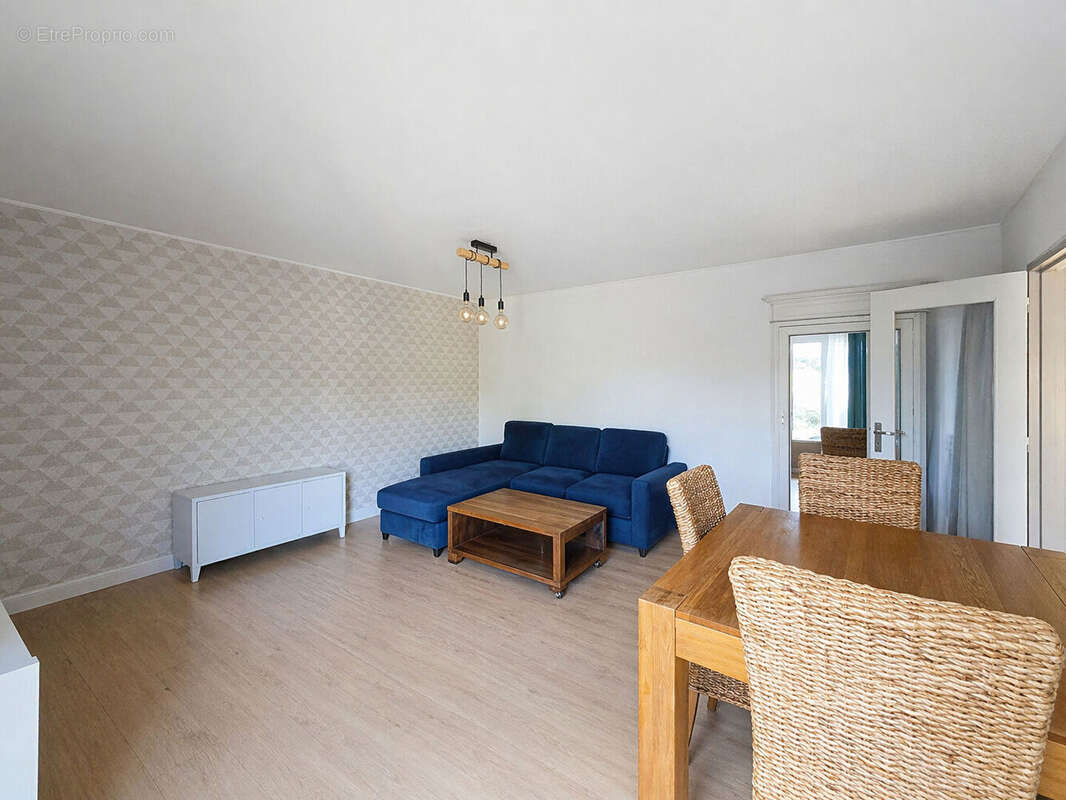 Appartement à SAINT-MARTIN-DE-CRAU