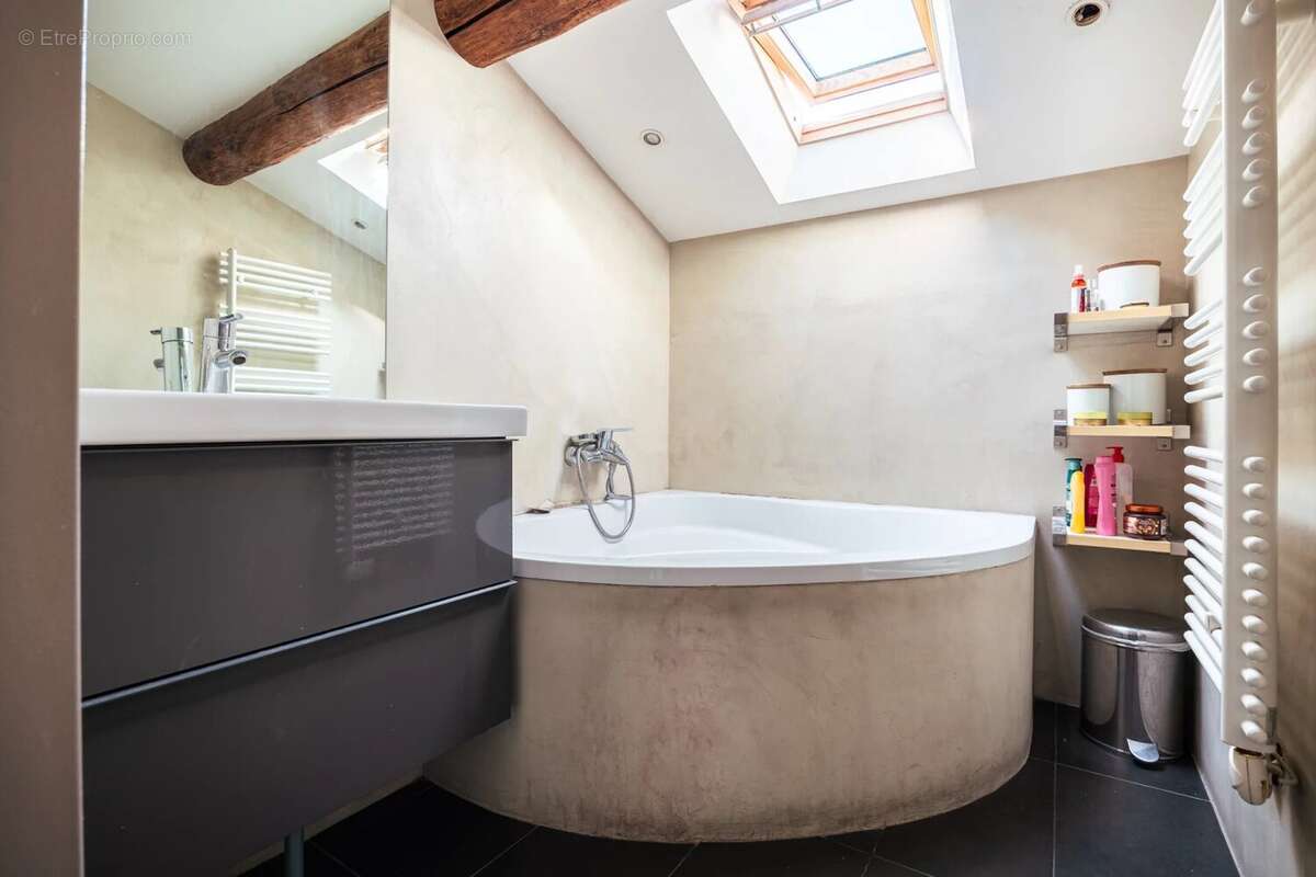 Appartement à MARSEILLE-6E