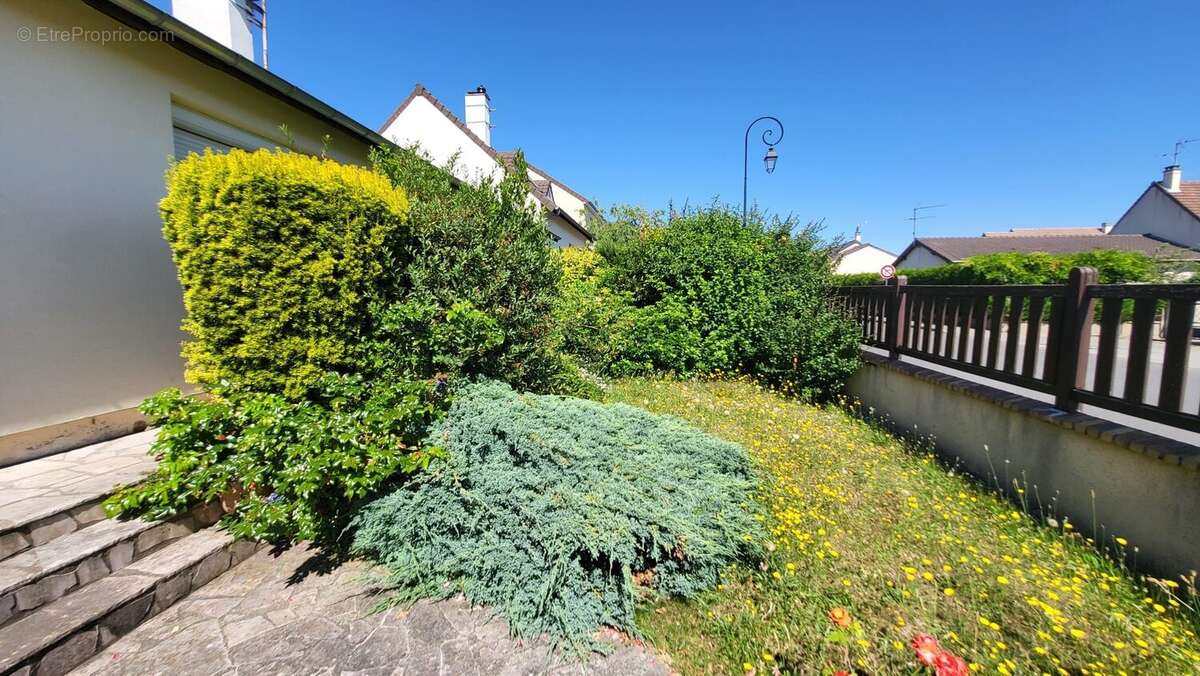 Maison 84 m² à Les Clayes-Sous-Bois  - photo 8