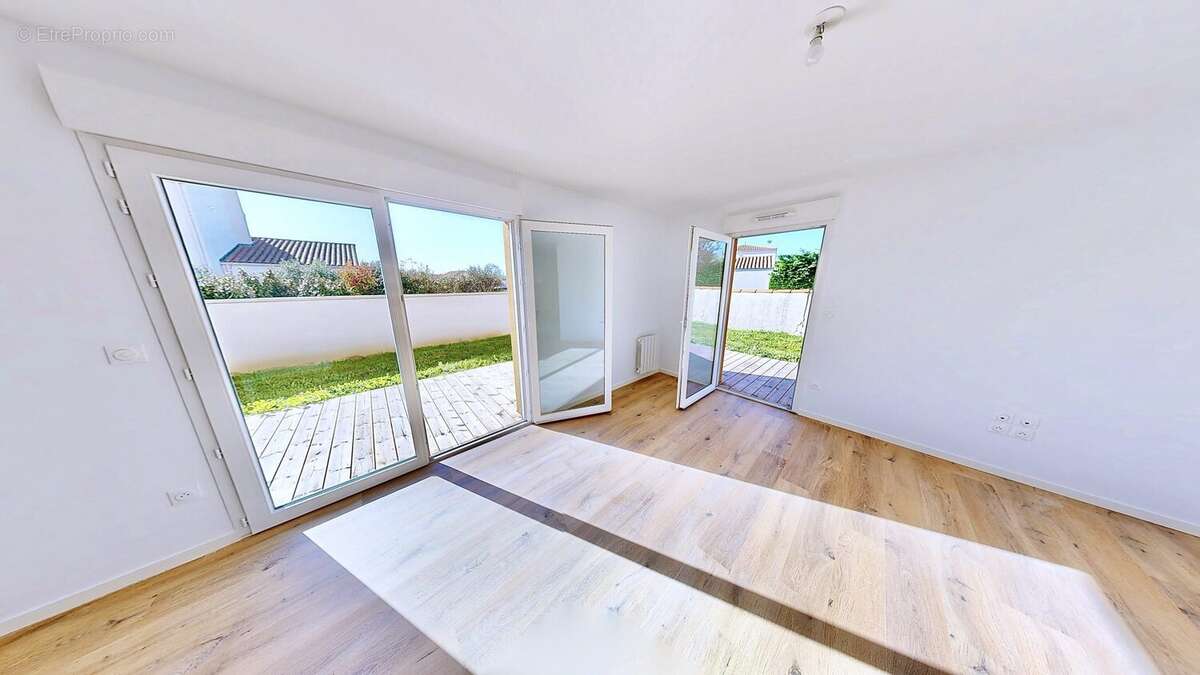 Appartement à FOURAS