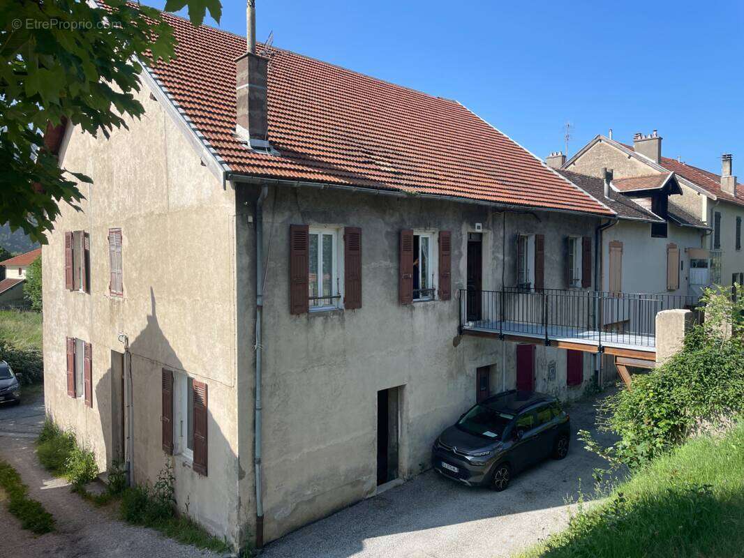 Appartement T3 à rénover, avec cave, parking et jardin à 05400 VEYNES - photo 2