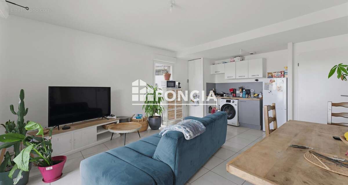 Appartement à PAREMPUYRE