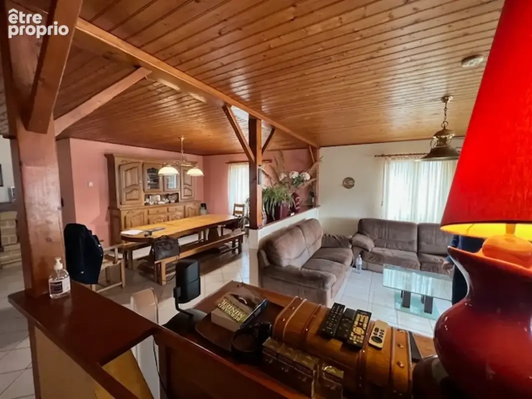 ILE D'OLERON (17), A Vendre demeure-piscine 186m² plain-pied sur terrain 862m², 9 pièces dont 4 chambres et 1 garage - photo 5