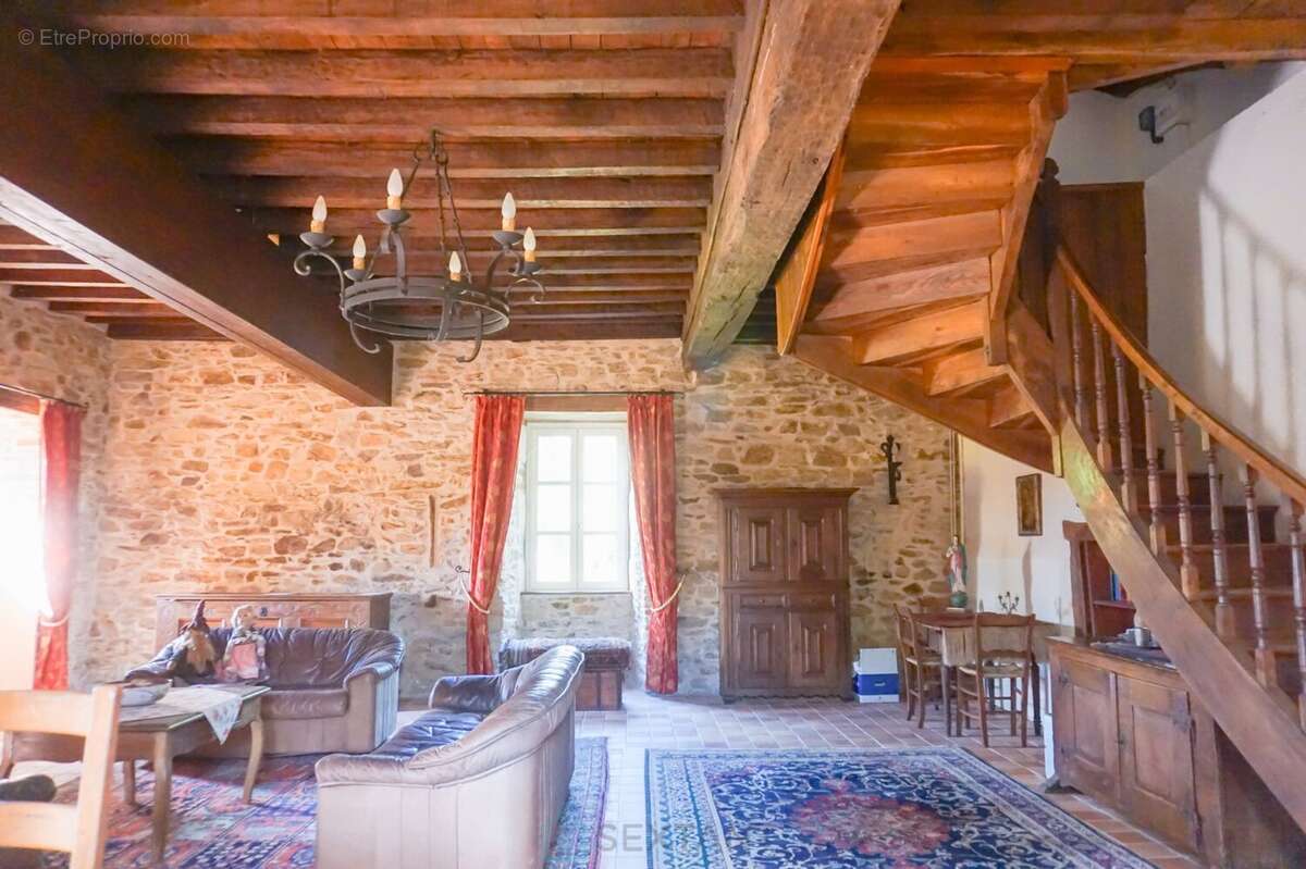 Maison à SAINT-JORY-DE-CHALAIS