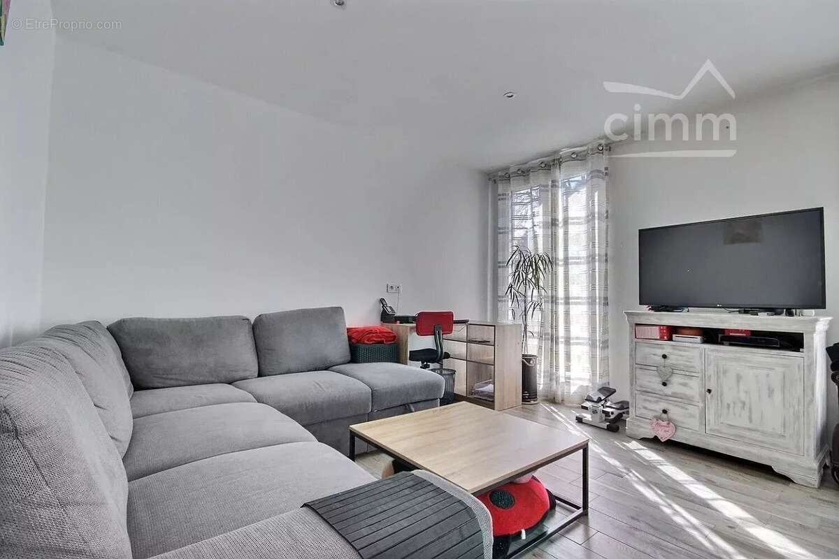 Maison à MONTELIMAR