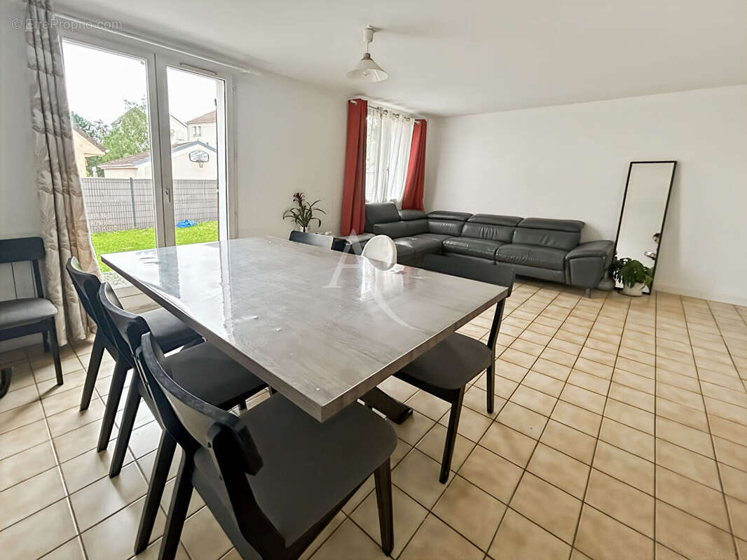 Maison à COURDIMANCHE