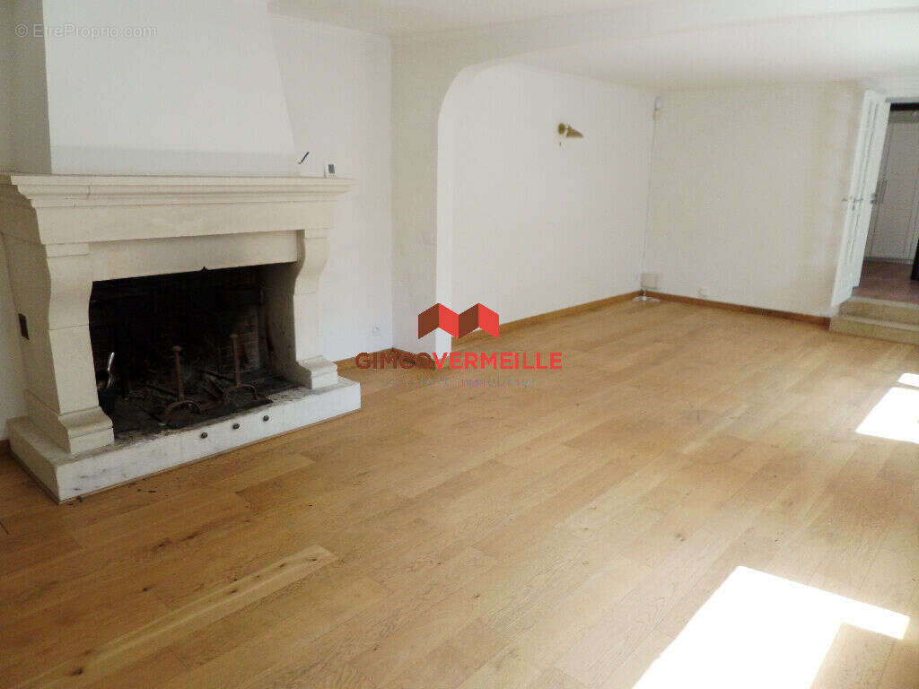 Maison à LA CELLE-SAINT-CLOUD