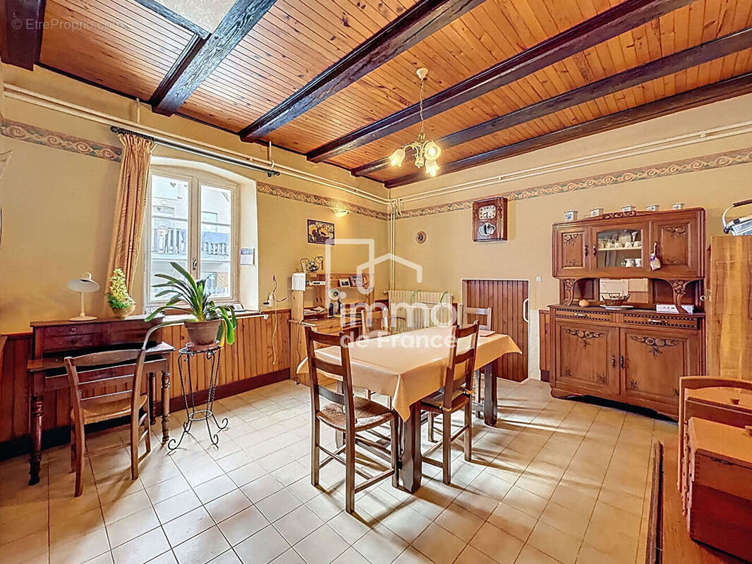 Maison à CHARIX