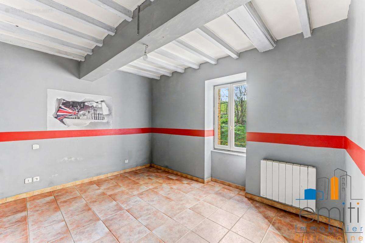 Maison à SALLES-SUR-L'HERS