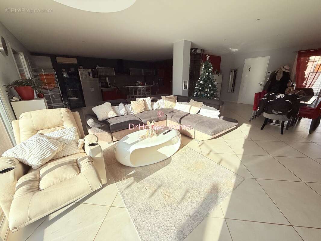 Maison 152 m² à Lamarque  - photo 12