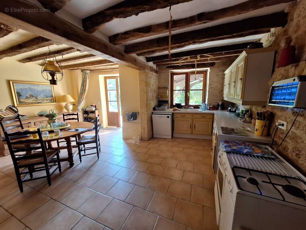 Maison 6 pièces 209 m² à vendre à Lacapelle-Biron (47150) - photo 8