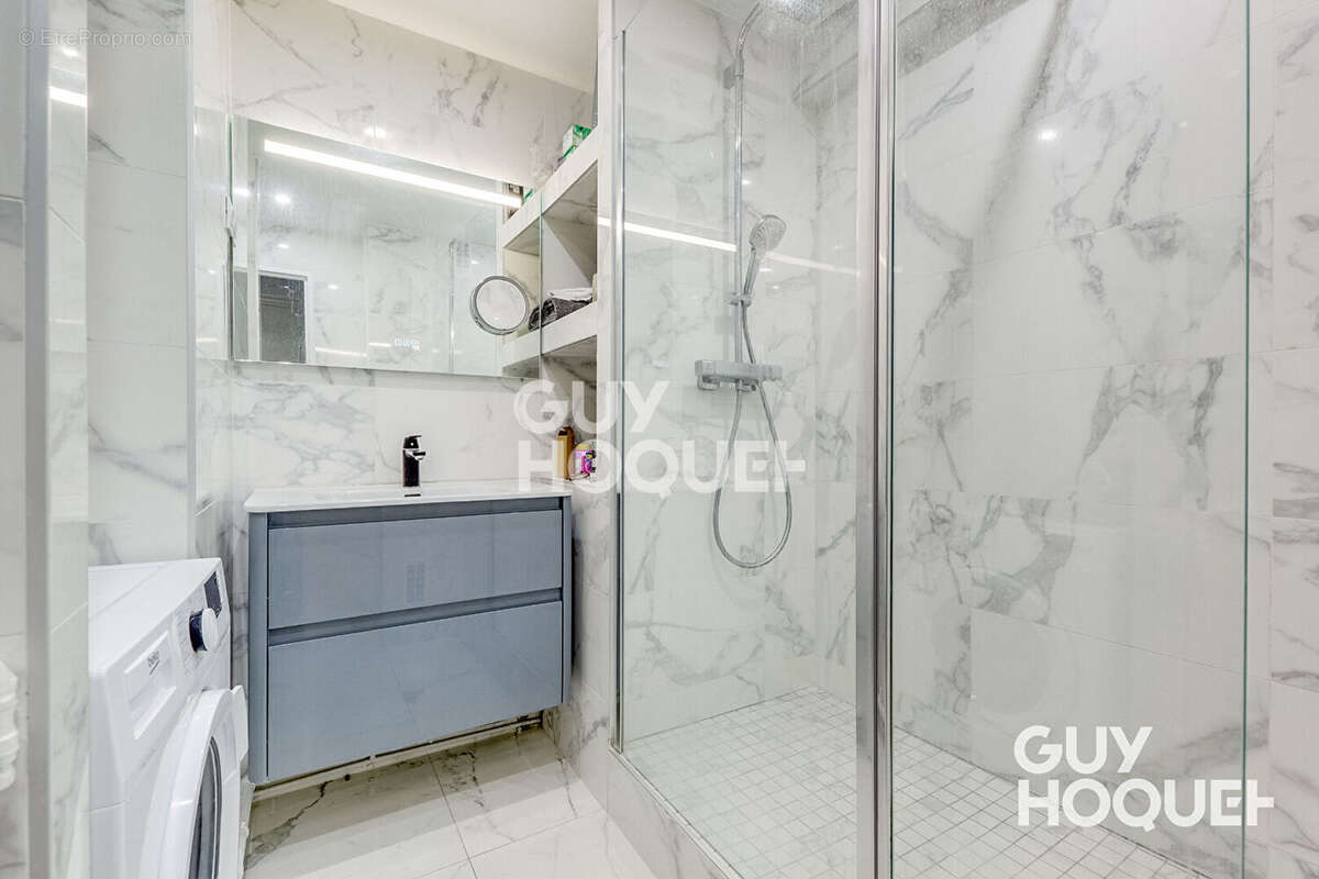 Appartement à PARIS-19E