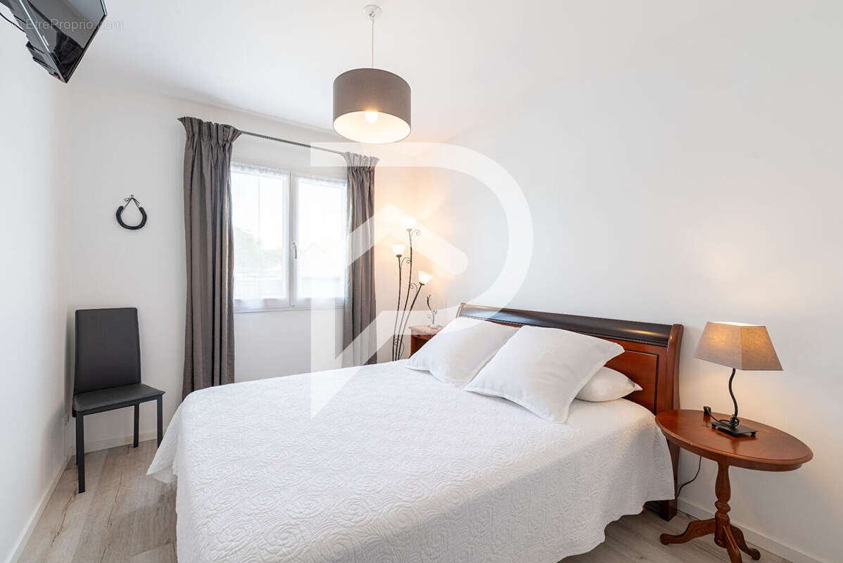 Maison à SAINT-PIERRE-DU-MONT