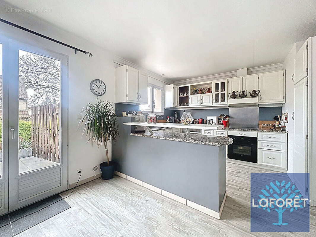 Maison à VIGNEUX-SUR-SEINE