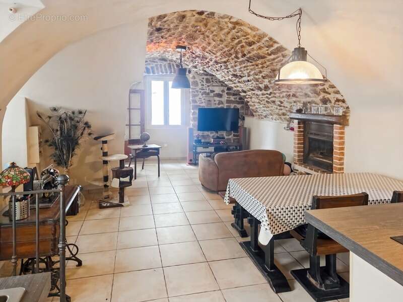 Maison à LAVAL-PRADEL