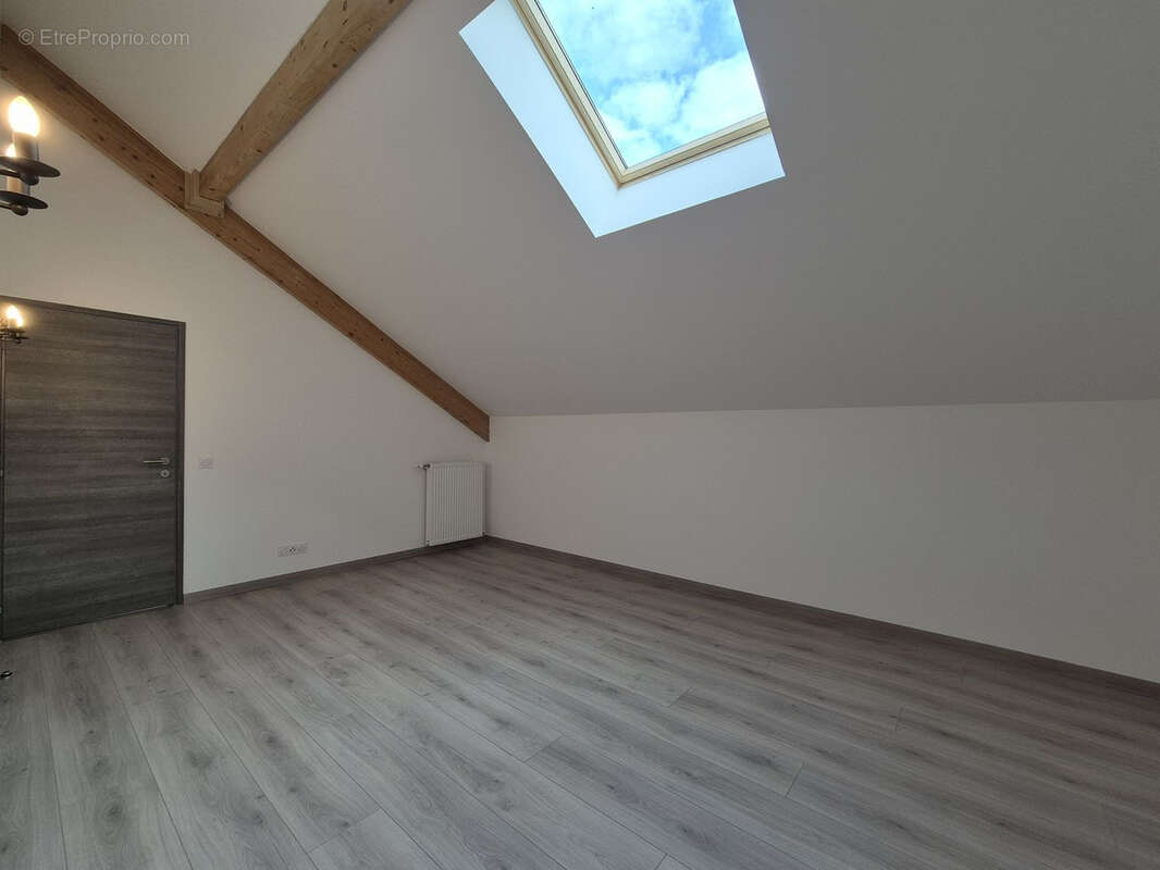 Appartement à GILLY-SUR-ISERE