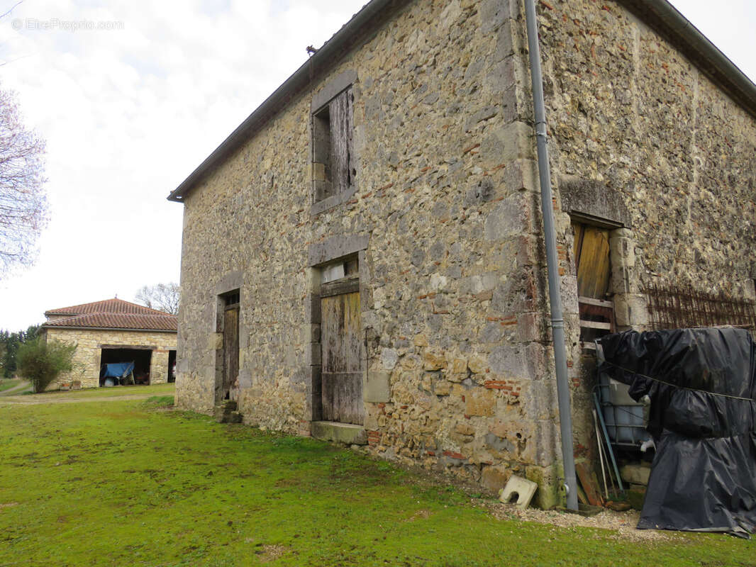 Maison à AIGUILLON