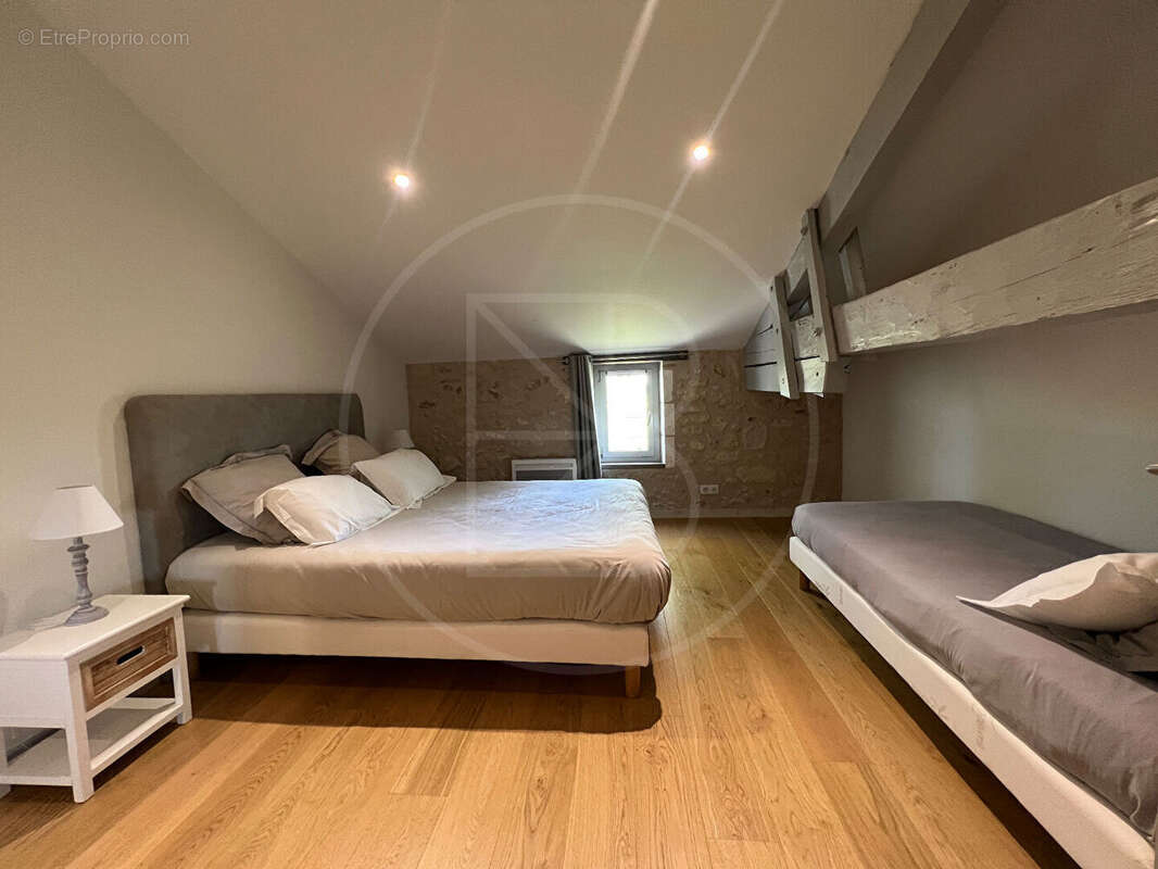 Maison à VILLEFRANCHE-DE-LONCHAT