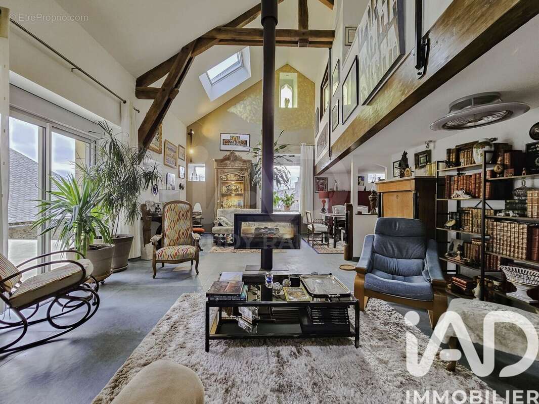 Maison 300 m² à Vezins-De-Levezou  - photo 2