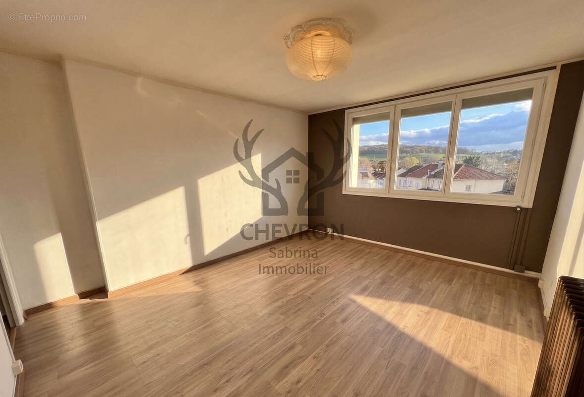 Appartement à CHARLEVILLE-MEZIERES