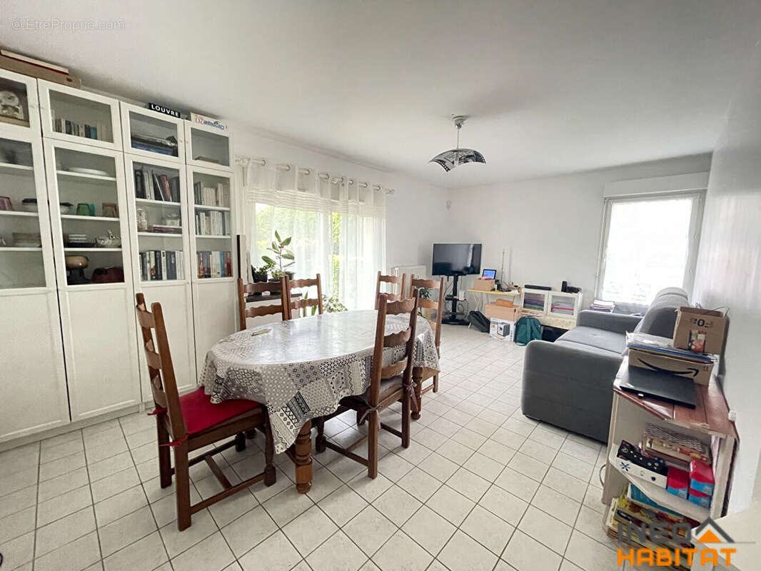 Appartement à LA MEZIERE