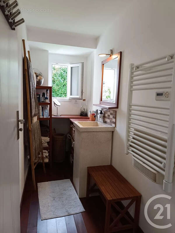 Maison 138 m² à Coutras  - photo 9