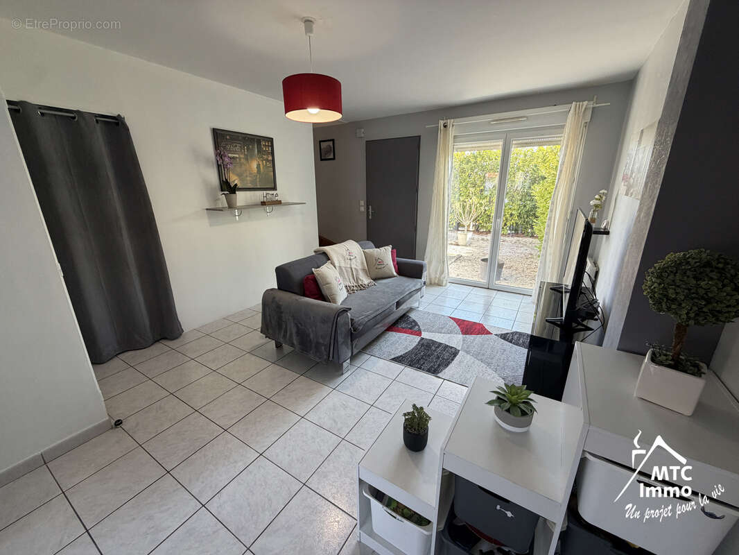 Appartement à LOYETTES