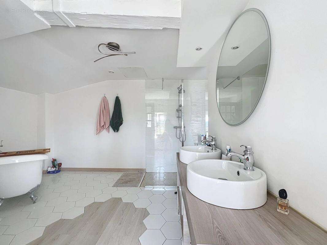 Maison à OYTIER-SAINT-OBLAS