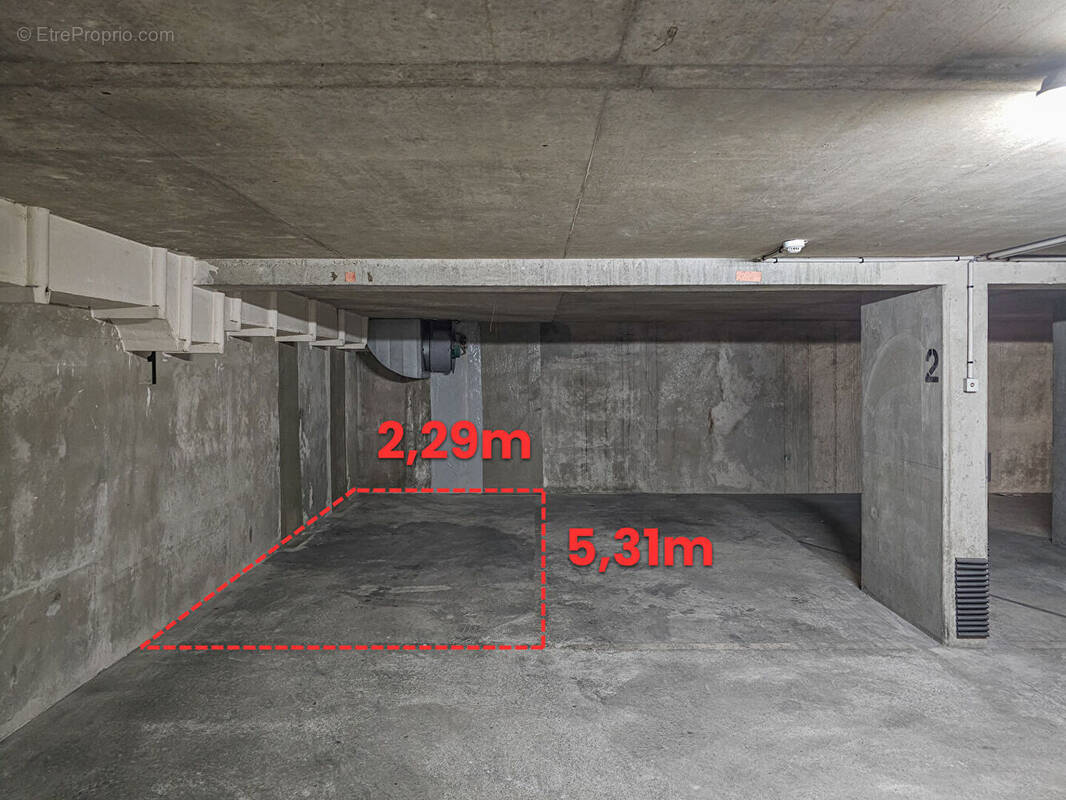 Parking à PARIS-15E