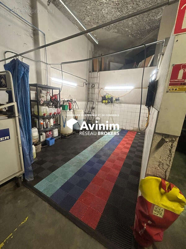 Commerce 822 m² à Saint-Martin-D'heres  - photo 8
