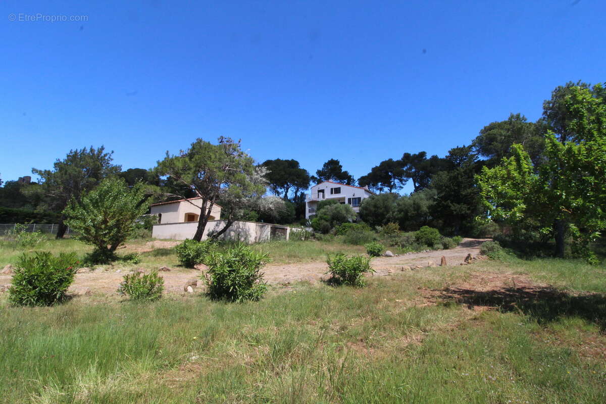 Maison à MONTSERET