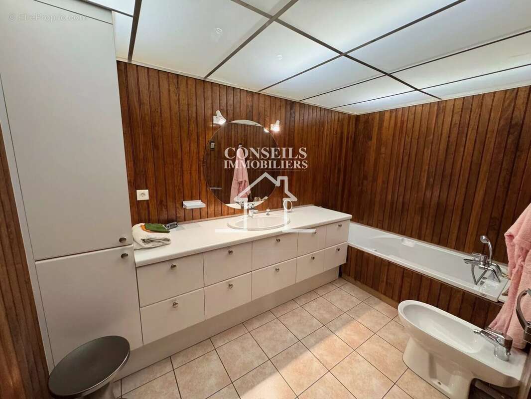 Maison à SAINT-JULIEN-DU-SAULT