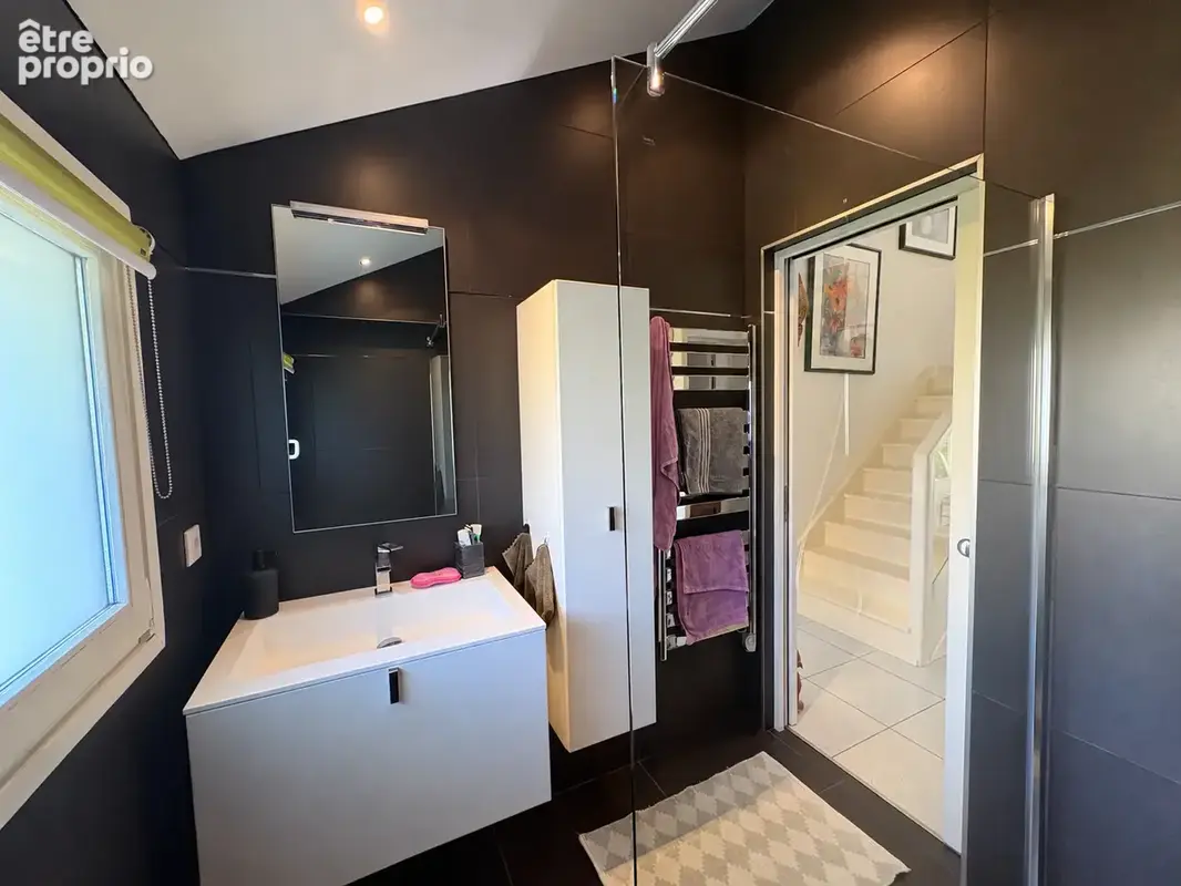 Maison T7 de 135.47 m2 avec piscine et annexes sur terrain de 1053 m2, 07500 GUILHERAND-GRANGES - photo 12