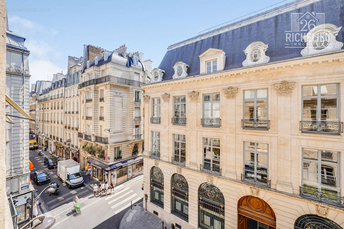 Appartement 2 pièces 53 m² · à Paris-1e · 53 m² · 735 000 €