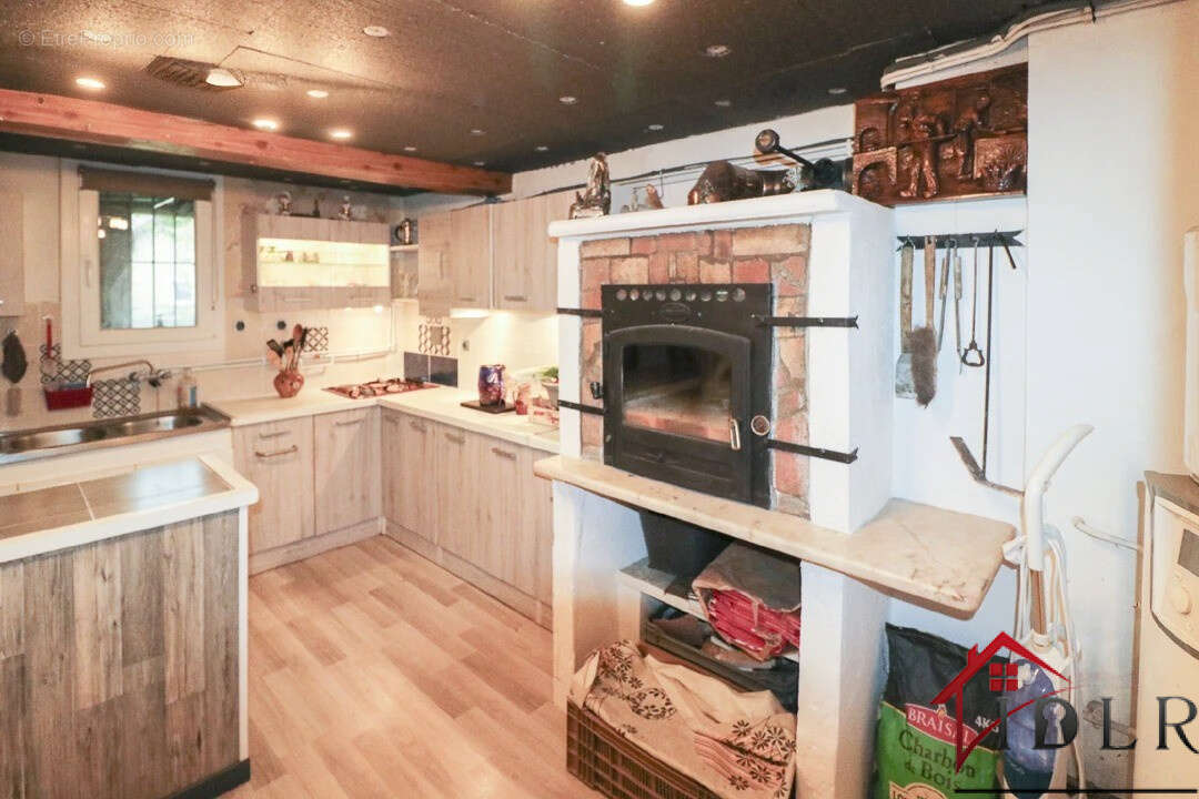 Maison à GRANGES-SUR-VOLOGNE