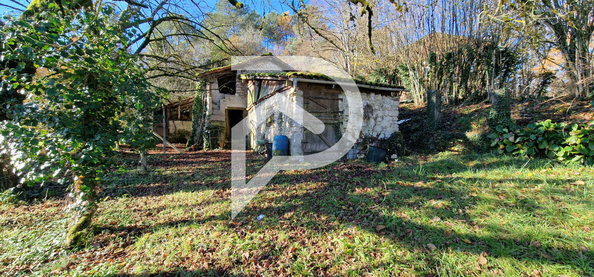 Maison à AGONAC