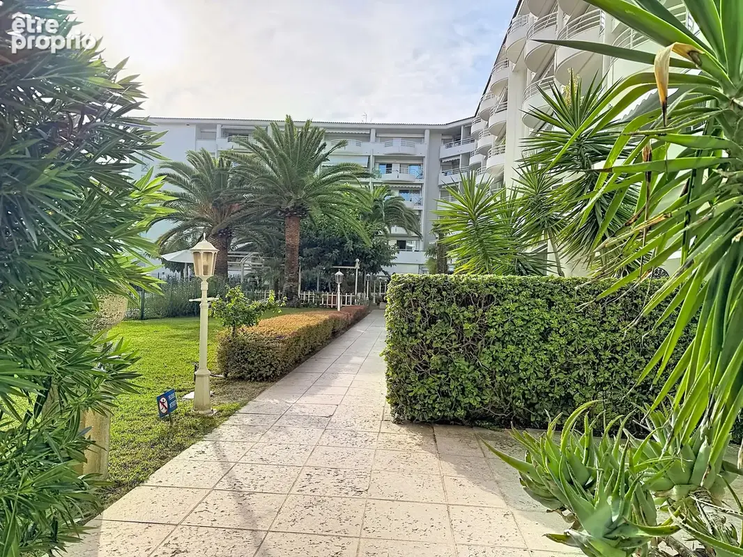Juan les pins - ensemble de deux appartements – 102m2 - piscine parc - photo 26