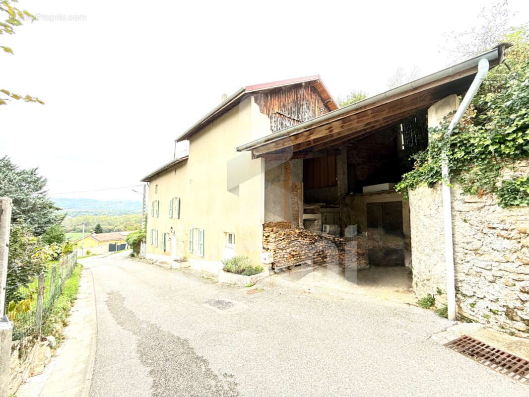 Maison à SAINT-BONNET-DE-CHAVAGNE