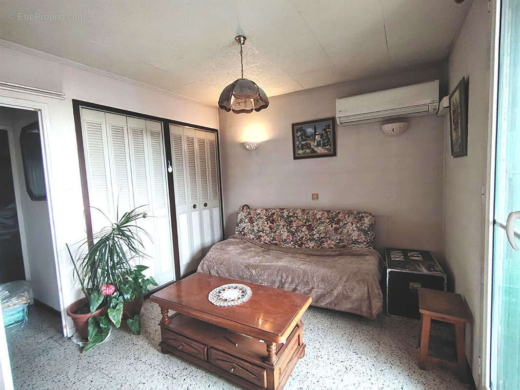 Appartement à MARSEILLE-3E