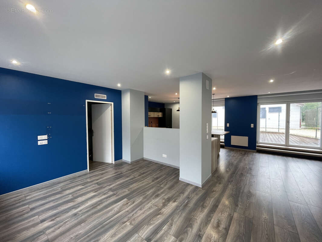 Maison à ROUGEMONT-LE-CHATEAU