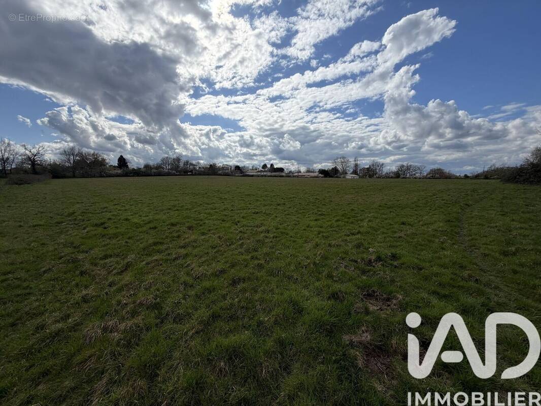 Photo 1 - Terrain à LE POUT