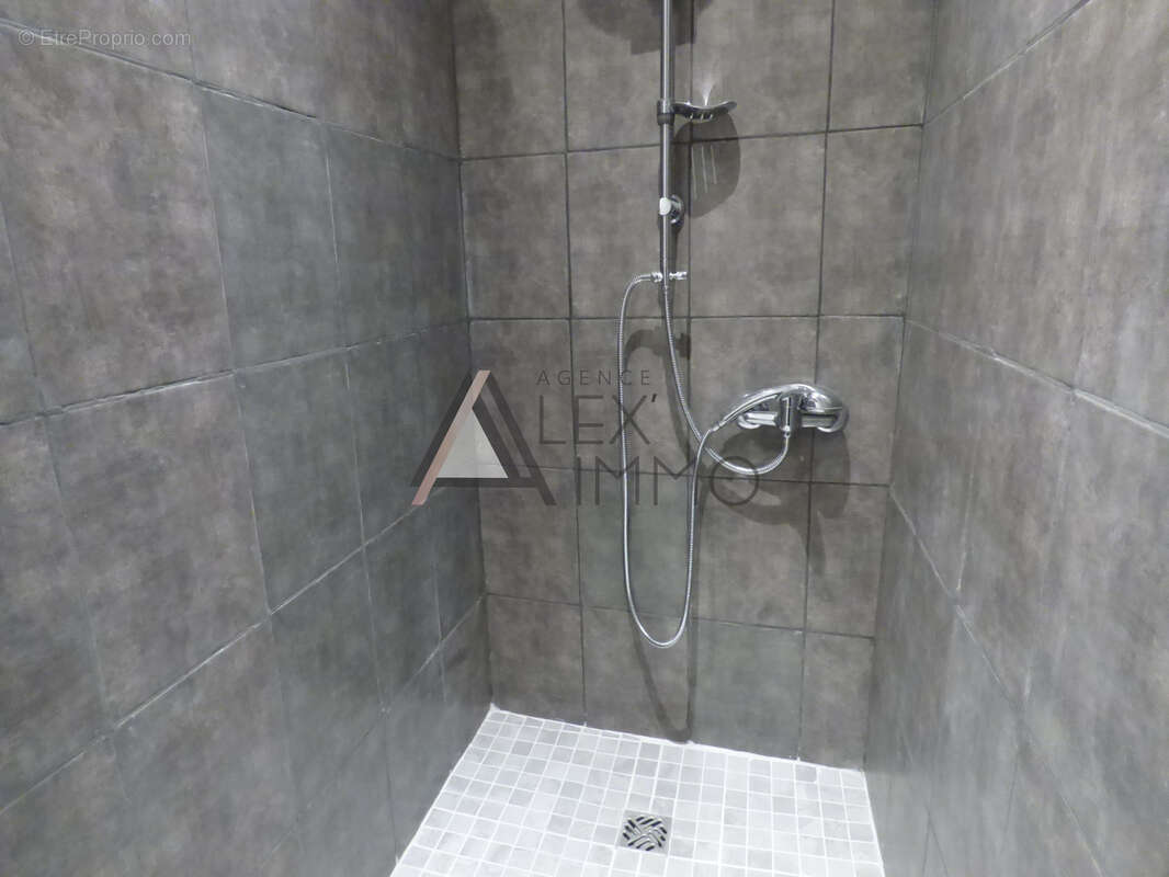 Appartement à MARSEILLE-4E