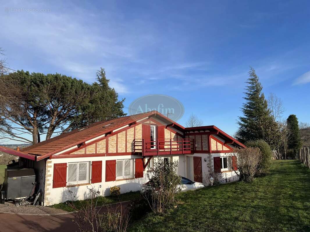 Maison à SAINT-PALAIS