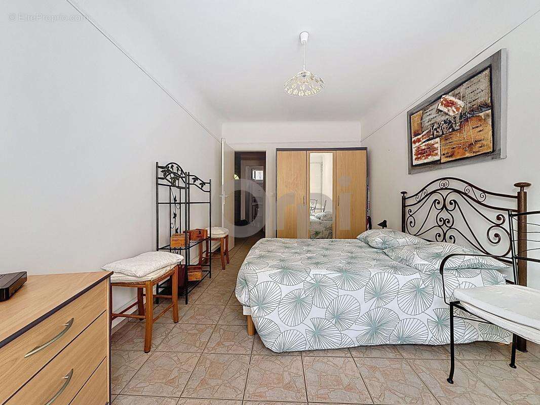 Rare à Saint-Aygulf : 2 appartements T4 sur 800 m² proche mer - photo 9