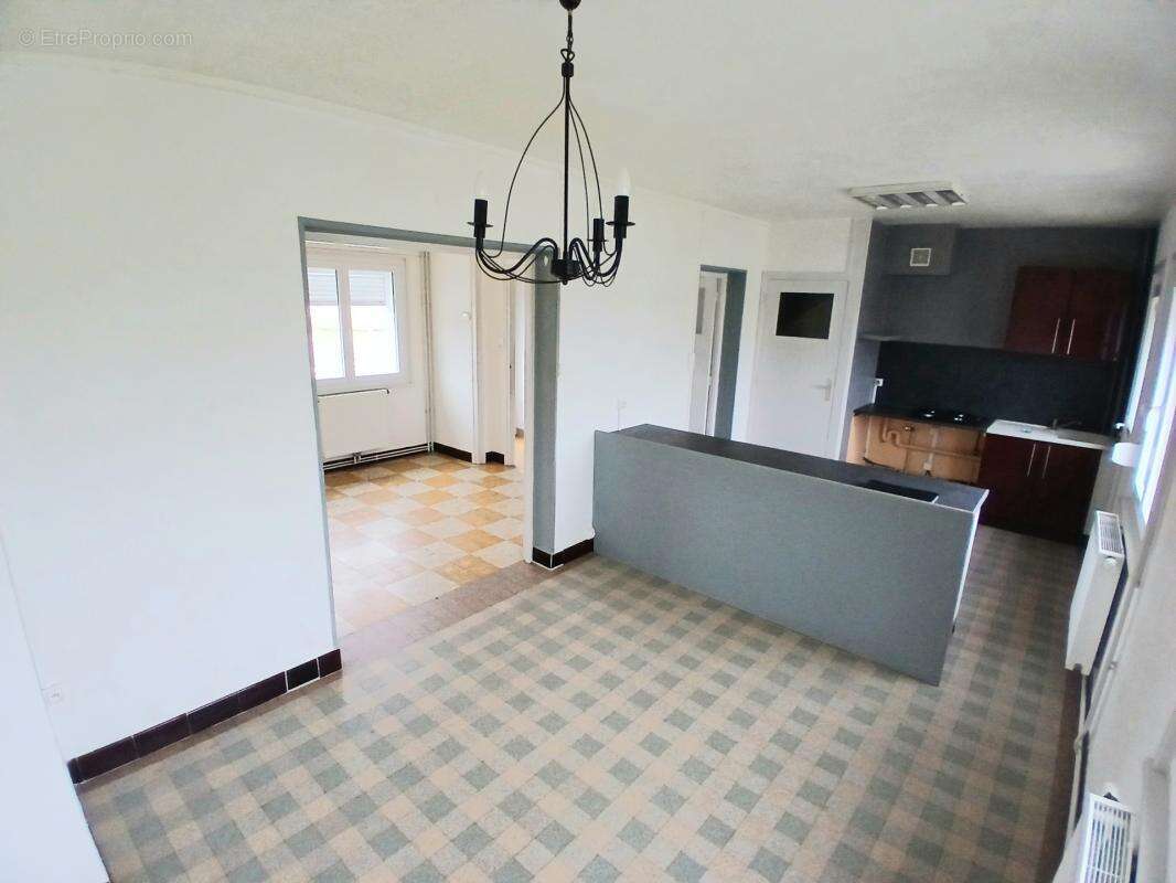 Maison à NEUVILLE-SAINT-REMY