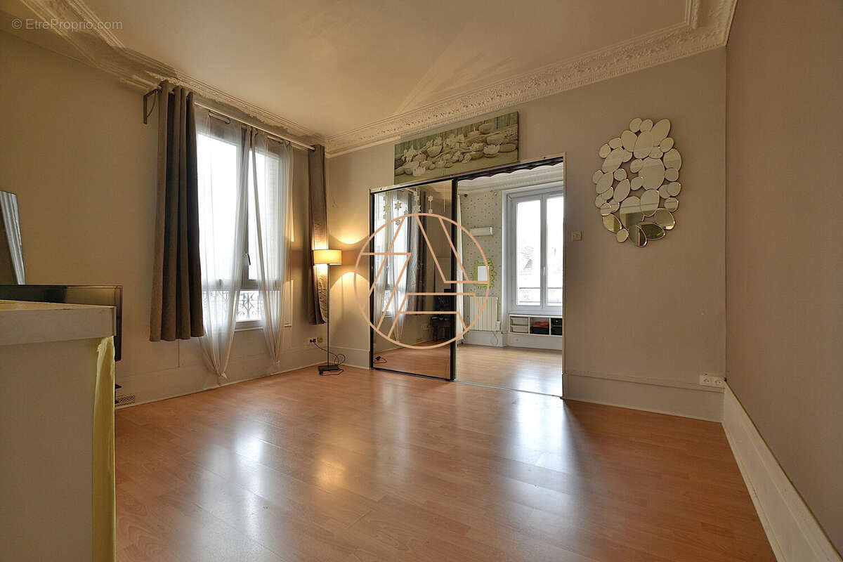 Appartement à SAINT-MAUR-DES-FOSSES