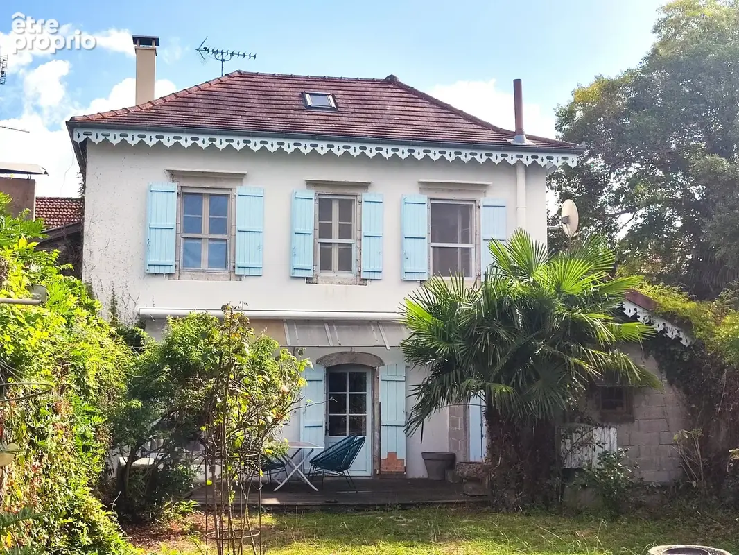 Ancien presbytère avec jardin et cour idyllique - photo 25