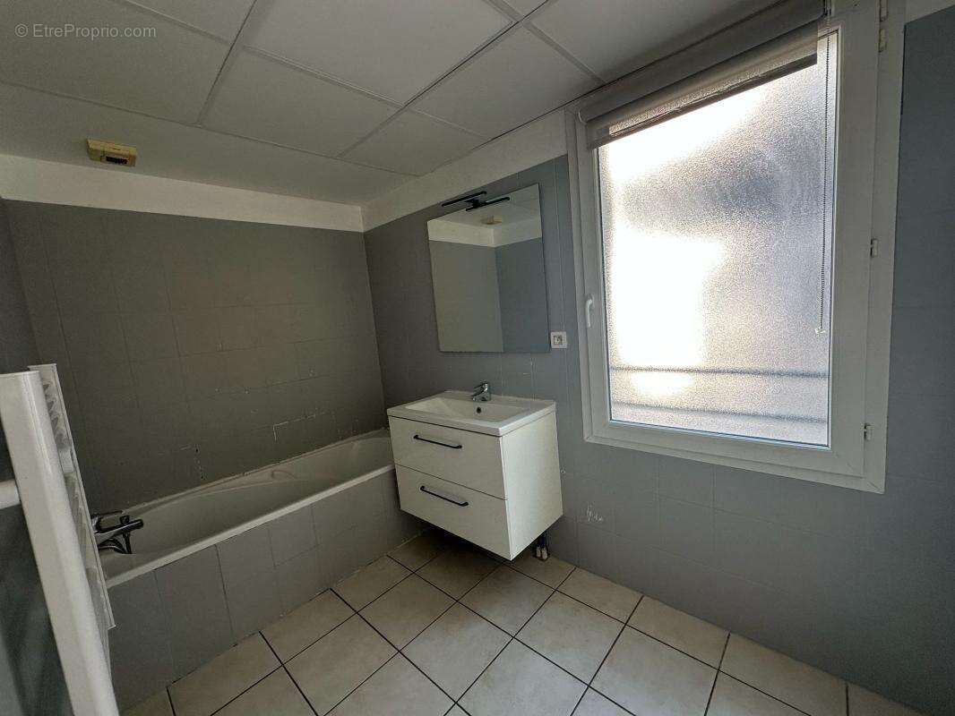 Appartement à SIX-FOURS-LES-PLAGES