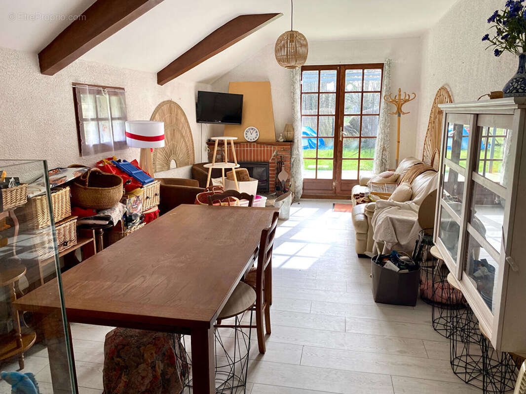 Maison à LASSAY-SUR-CROISNE