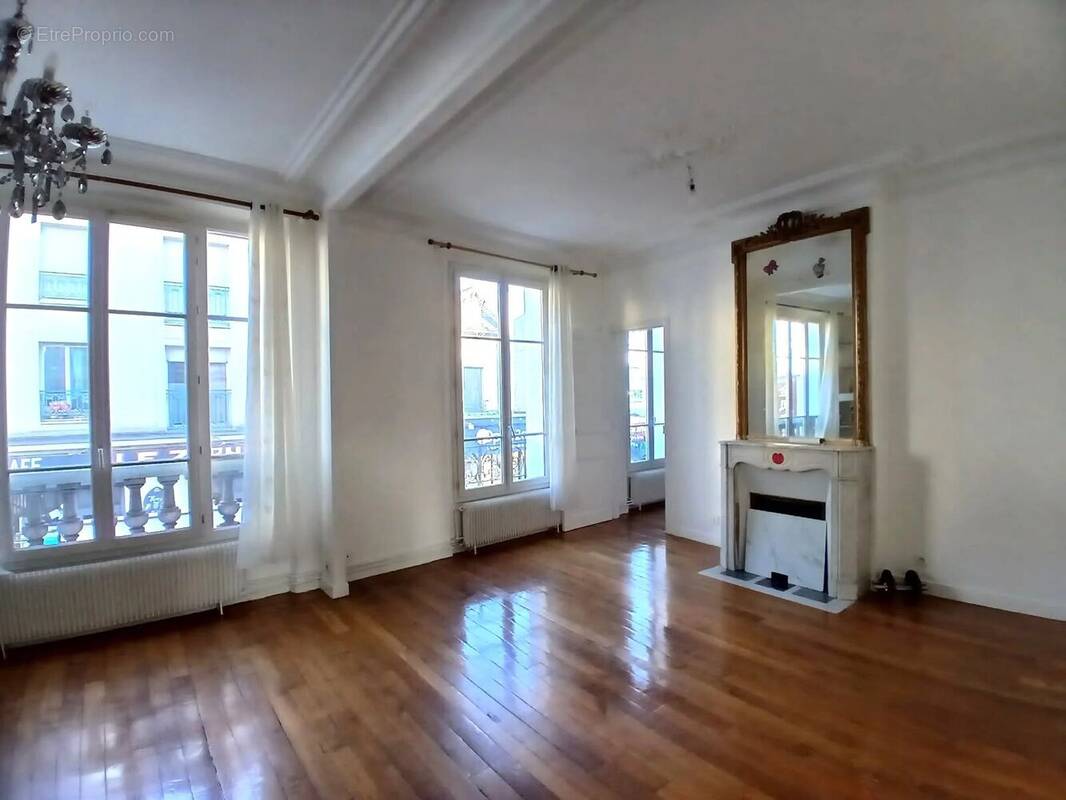Appartement à HOUILLES